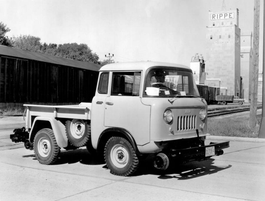  Willys Jeep FC-150 1957 года  (фото 1 из 11)
